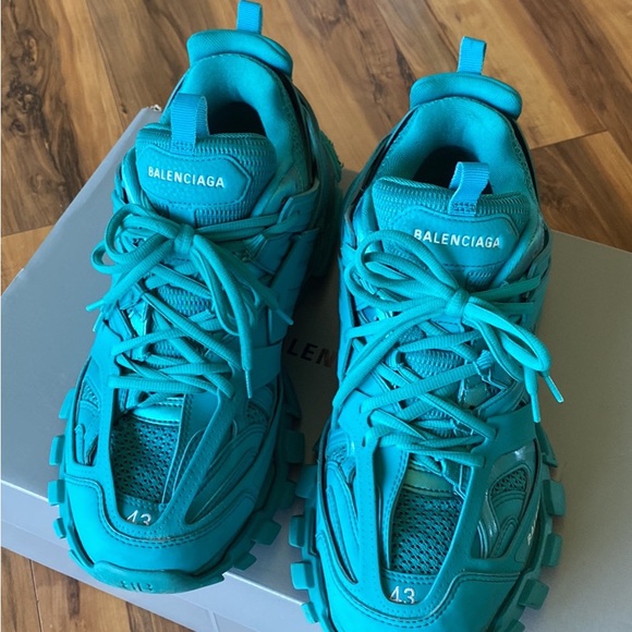 Balenciaga Shoes - Picture 2 of 6